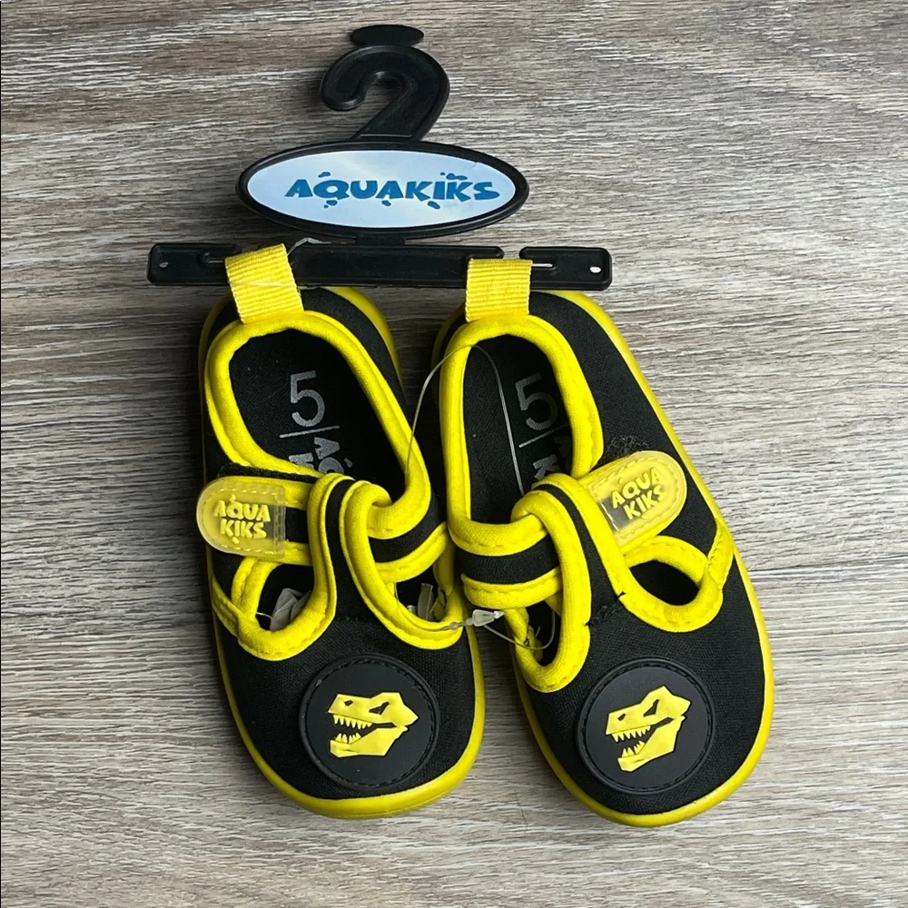 Kids Black and Yellow Dinosaur Water Shoes Size 5